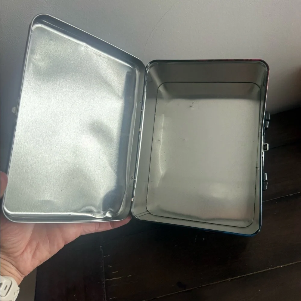 Pokémon Trading Card Game Collector Tin Carry Case – Metal Lunchbox Style